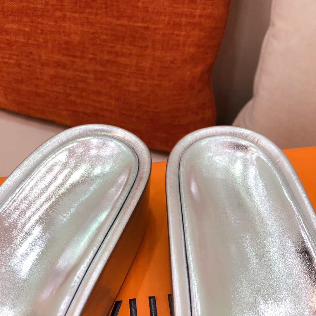 L V - Platform Slides (Silver)