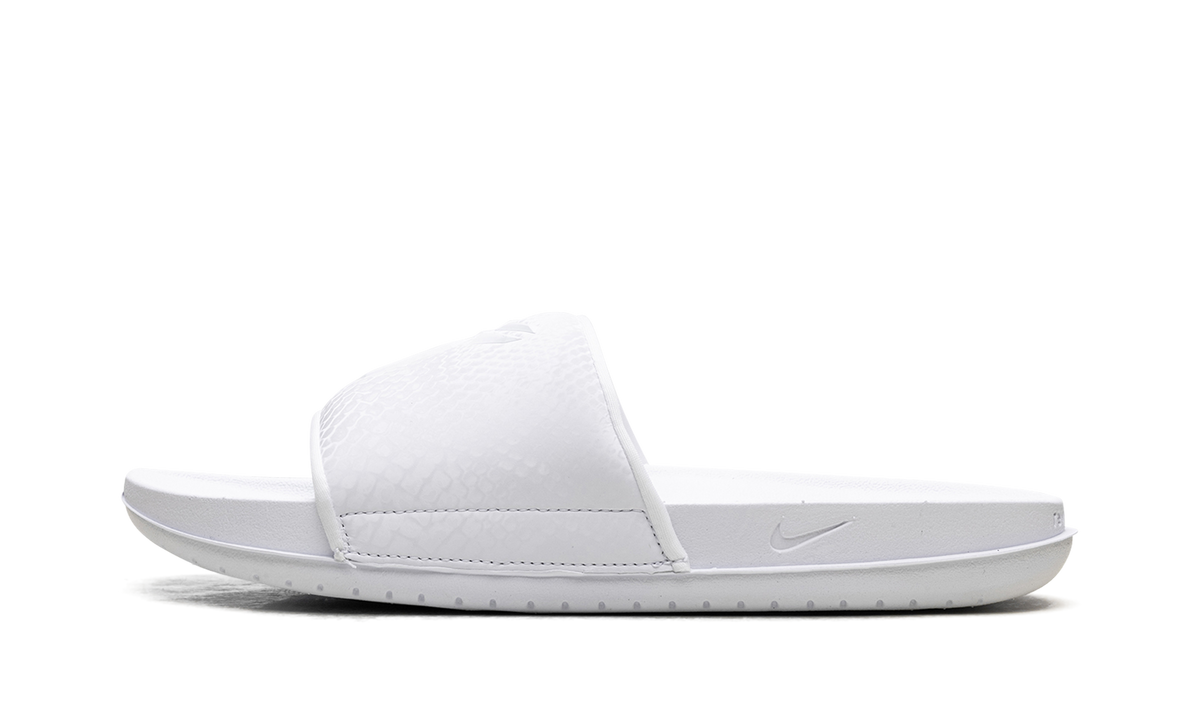 Kobe Offcourt Slide "Triple White" IF2870 100